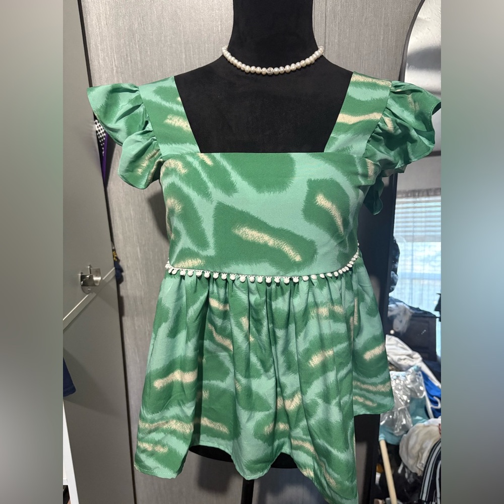 Green and Cream Patterned Blouse with Puff Sleeves